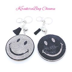 ビッグサイズ キラキラ スマイル バックチャーム 両面張り キーホルダー スマイリー ニコちゃん スワロフスキー 人気 新作 ニコニコ 可愛い キラキラ チャーム  バッグチャーム  雑貨 スマイルニコちゃん グッズ リボン チェーン イニシャル