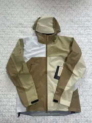 Arc'teryx Beta ×Beams NAGOMI S ベータ ARC'TERYX × BEAMS【Beta Jacket Nagomi】XS - メルカリ