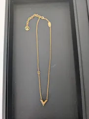 【24時間以内発送】美品✨️ルイ・ヴィトン　LOUIS VUITTON ネックレス　エッセンシャルV ゴールドのサムネイル
