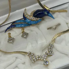 遺品整理 生前整理 アクセサリーまとめ売り ドレスアクセサリー ネックレス イヤリング 指輪 CZ ジルコニア スワロフスキー ブローチ 青い鳥 ケルツァー ヴィンテージ キラキラ ゴールド A25B(T)27
