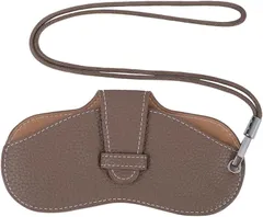 CARRY ALL BEFORE ONE メガネケース ネックストラップ付き 眼鏡ケース 薄型 スリム ソフト PUレザー 軽量 コンパクト 収納 持ち運び 携帯用 ストラップホール( グレー,  タイプA)