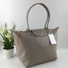 在庫処分　着払い 新品　Longchamp　トートバッグ　　Ｍサイズ