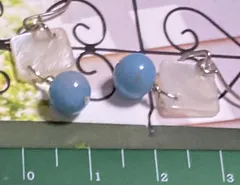 やさしい素材の避暑地のピアス