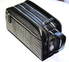 《送料無料＆税込価格》《新品未使用》《数量限定》《特別価格》牛革クロコダイル型押し加工！大容量収納！トリプルファスナー式モデル！ボックスタイプ！セカンドクラッチバッグ　IS-016　ブラック