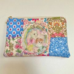 ハンドメイド　パッチdeポーチ　アルパカとネコさん　パッチワーク　ポーチ　フラットポーチ　アルパカ　ネコ　動物　花柄