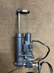 中古　YAMAHA　ヤマハ　パワートリム&チルト　4ストローク　25馬力用　動作確認済
