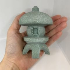 10ｃｍ　ミニチュア日本庭園用　石灯籠　ずっしり200ｇ