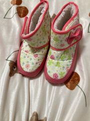 スノーブーツ　新品　17cm 女の子　ピンク　花柄　バースデイ　雪遊び