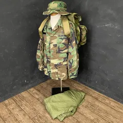 ミリタリー 4点セット 【中古】 リュック 上下衣類 帽子 迷彩 TRU-SPEC MIL-H-44105 SUITCHEMICALPROTECT バックパック等/514242