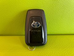 トヨタ　純正スマートキー　プリウス　ZVW51