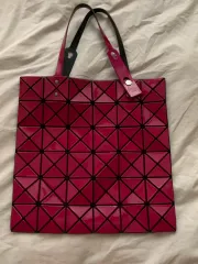 BAO BAO ISSEY MIYAKE(バオバオイッセイミヤケ) スタイル ルーセント トートバッグ バーガンディー
