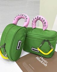 持ち手がカラフルな韓国女子に大人気bag