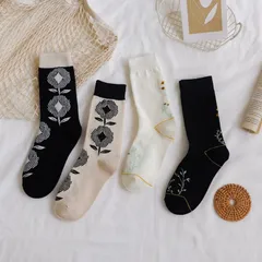レディース靴下 モノトーン 北欧風 花柄 ソックス ミドル丈 黒白 カジュアル