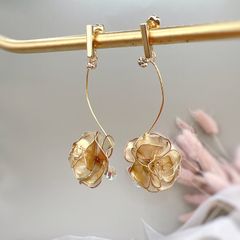 薔薇 スティックピアス(各種金具変更有)ゴールド 卒業式 結婚式 ウェディング ブライダル 透明感 卒業式 入学式 卒園式 普段使い お呼ばれ ディップアート アメリカンフラワー ワイヤー ローズ