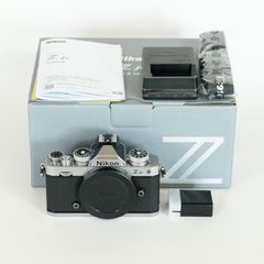 [美品｜シャッター数9,974回] Nikon Z fc ボディ シルバー / ニコンZマウント / ミラーレス一眼