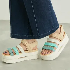 新品未使用/NIKE  アイコンクラシックサンダル　ベージュ(24cm)