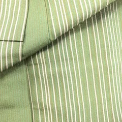 ［きものキレイ］小紋（単衣）緑色　縞柄　身丈156.5cm　裄丈62.3cm　絹　リユース　　K046