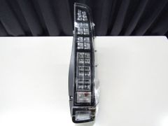 トヨタ 80 ヴォクシー 前期 純正 右 テールランプ ZWR80G Koito
