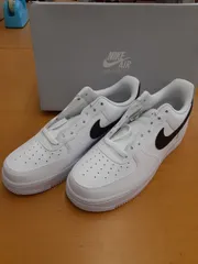 NIKE AIR FORCE 1 '07 メンズスニーカー A-625のサムネイル