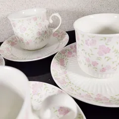 ナルミ 花柄 カップ＆ソーサー 4客 上品 ボーンチャイナ 稀少 昭和 レトロ ポップ アンティーク【ひじき堂】洋食器 - A0187AB