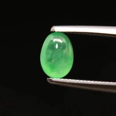 [美品]ミャンマー産　本翡翠　ルース　0.65ct　ガラス質　甘やかなフルーツグリーン　黄色味　蛍光気味　希少　高品質　1点物　男女兼用 　国内鑑別書付き