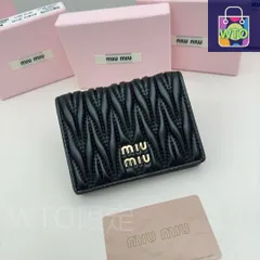 【今日特価】Miu Miu ミューミュー クラシック提花押し込みデザイン財布 高級輸入小羊皮の細やかな柔らかさを特徴とする