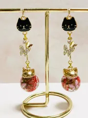 ハンドメイド　猫耳球体型￼レジン•ピンクリトルウッズ￼￼と￼￼黒猫ちゃん