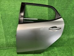 デミオ DE3AS 左リアドア D6Y1-73-02XE 38P