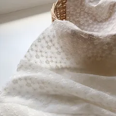 ミニフラワー･レース刺繍【オフホワイト】110×45  F39-4〈生地・布・ベビー・子供服・お花・ウェディング〉