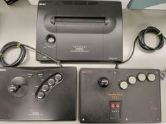 【ジャンク本体】NEOGEO(ネオジオ)本体＋ファイティングスティックNEO 動作不良品【50-51】