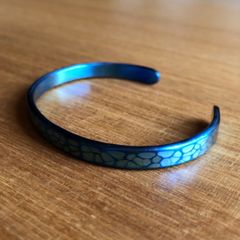titanium bangle “water surface” ターコイズブルーとブルーの水面キラキラバングル