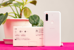 富士通(Fujitsu）SIMフリースマートフォン arrows We 4GB + 64 GB docomo/au/SoftBank 回線対応 (SoftBank版）ホワイト
