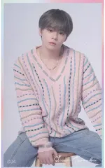 【中古】コレクションカード(男性) 004：JO1/鶴房汐恩/枠水色・ピンク/JO1ランダムトレーディングカード