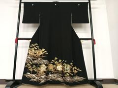平和屋着物●豪華黒留袖　雪輪花鳥文　鶴　金彩　正絹　逸品　BAAS1035ph 
