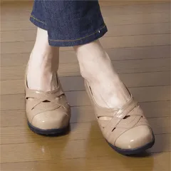 ５Ｅ軽量切替デザインパンプス