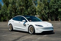 限定】テスラ モデルX タイヤ ホイール【非売品】 - メルカリ