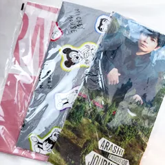 新品未開封　嵐 ハンカチ(集合) ＆ ミッキーマウス ＆ ハンカチ(ロゴ) 「ARASHI EXHIBITION “JOURNEY” 嵐を旅する展覧会」3点 セット (S)