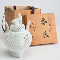 伊万里焼 香炉 白磁 幸仙作 透し彫 三足 お香 置物 インテリア - メルカリ