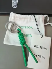 新型⭐️正規品⭐️極美品⭐️BOTTEGA VENETA ボッテガヴェネタ　キーリング 名入れ無料】【スペシャルラッピング付き】ボッテガヴェネタ