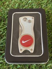 ナイキゴルフマーカー付ピッチフィックスグリーンフォーク　ケース付　レッド×シルバー　未使用品