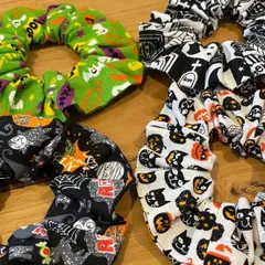 【4つセット】ハロウィン柄シュシュ シュシュ ハロウィン おばけ かぼちゃ 黒猫 オレンジ 黒 白 緑 可愛い ハロウィンパーティー ハロウィンイベント パーティー イベント