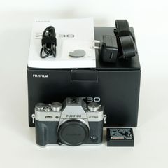 [良品｜シャッター数18回] FUJIFILM X-T30 ボディ シルバー / ミラーレス一眼 / 富士フイルムXマウント