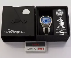 ディズニーストア ドナルド 生誕67周年 時計 ピンバッジ 限定品