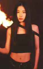 【中古】コレクションカード(女性) 04：LE SSERAFIM/KAZUHA(カズハ)/「2023 LE SSERAFIM TOUR ‘FLAME RISES’ IN SEOUL」ミニフォトカード