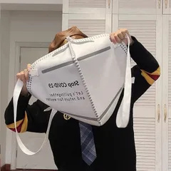 値下げ！新品 数量限定　海外で人気なマスクバッグ　超リアル　男女兼用　黒白　かわいい過ぎ