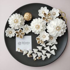 つまみ細工の髪飾り 白 白無垢 結婚式 婚礼 花嫁 成人式 卒業式