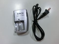 JK24008 【訳アリ品】CR123A バッテリー充電器 3.6V / 110V-240V入力