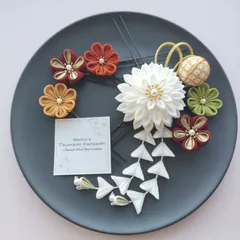 つまみ細工の髪飾り　くすみカラー　えんじ　赤　成人式　卒業式　七五三【No.16】