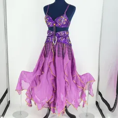 【ベリーダンス用 オリエンタル衣装】パープル スパンコールラメ×ビーズ 豪華 紫 ゴールド ラメ 煌びやか フリル レース生地 かわいい 綺麗 きれいめ トップス スカート ベルト セット セットアップ 上下セット エレガント 大人っぽい レディース 派手