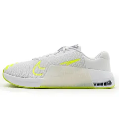 NIKE - NIKE メトコン7  新品 28cm 完売カラー　新品　定価15000円 2025年最新】メトコン7の人気アイテム - メルカリ